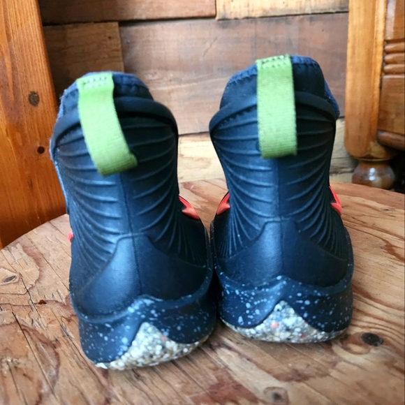 NIKE KIDS BINZIE SNEAKER BOOT/ SHOE-SIZE 7C - Picture 5 of 8